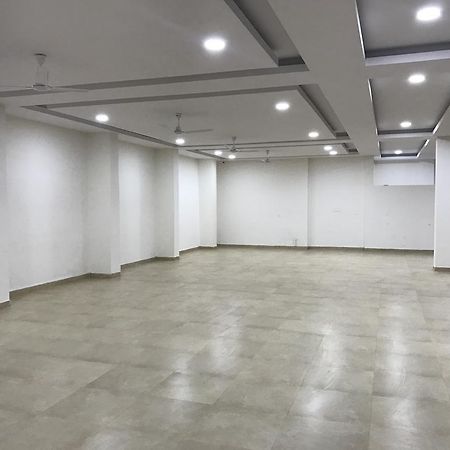 Chik Bānavar Avigna Lokesh Hotel מראה חיצוני תמונה